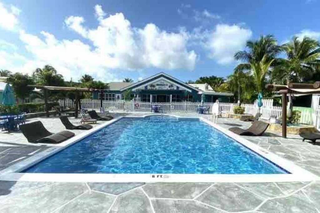 Beautiful Villa Just Steps Away From The Beach! George Town Luaran gambar